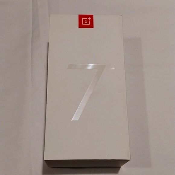 One Plus 7 Box...EUC - Picture 1 of 6